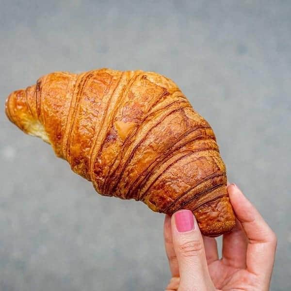 Butter Croissant, 1. Kopi’O Brown Sugar, 2. Tuna Pastry, 3. Butter Croissant, 4. Coffee Bun, 5. Banana Choco Cheese, 6. Almond Turnover, 7. Iced Hazelnut Chocolate