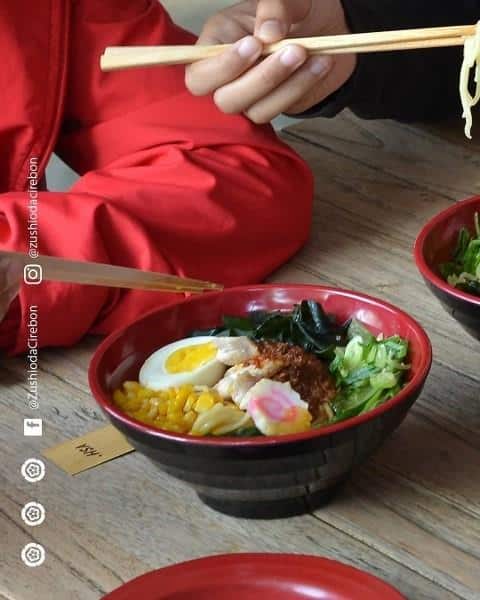 Chirisosu Ramen, 1. Salmon Cheezy Roll, 2. Unagi Crunchy Roll, 3. Spicy Monster Roll , 4. Shake Chigyo Roll, 5. Inari Cheese Fried, 6. Chirisosu Ramen