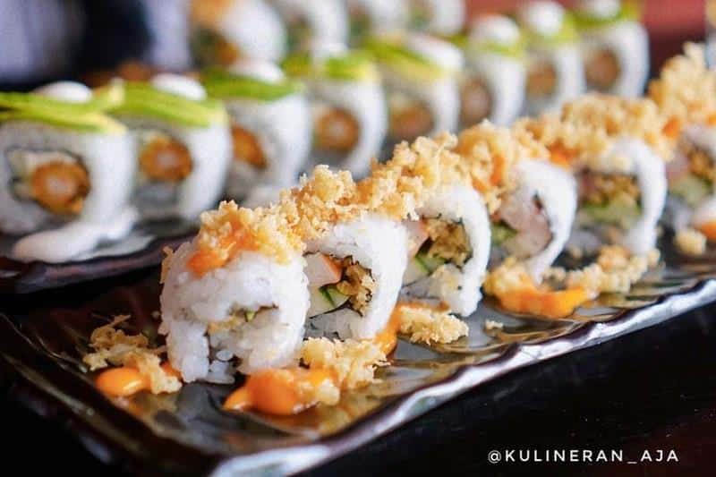 Crunchy Roll, 1. Crunchy Roll, 2. Paket OTW OK, 3. Salmon Spicy Roll, 4. Red Riot Roll, 5. Black Dragon Roll, 6. Salmon Mentai Roll, 7. Salmon Maki, 8. Tomyum Ramen, 9. Mozarice Mentai Chicken Katsu, 10. Mix Special Festival