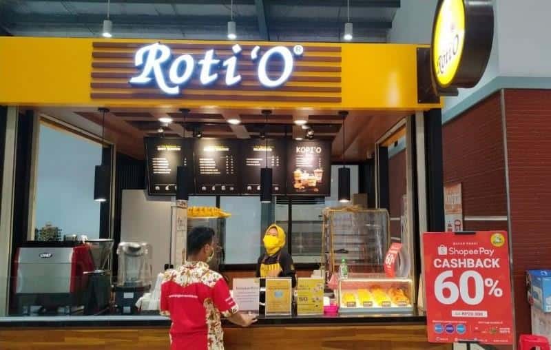 Gerai Dilengkapi Mesin Pendingin dan Alat Pemanggang, 1. Kopi’O Brown Sugar, 2. Tuna Pastry, 3. Butter Croissant, 4. Coffee Bun, 5. Banana Choco Cheese, 6. Almond Turnover, 7. Iced Hazelnut Chocolate