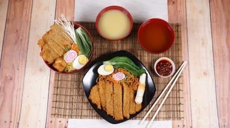 Ramen Katsu, 1. Ramen Akhir Bulan, 2. Ramen Jamur, 3. Ramen Ebi Furai, 4. Ultimate Ramen, 5. Ramen Inokitake, 6. Ramen Katsu, 7. Yamien Ramen, 8. Karnivor Ramen, 9. Chicken Chasiu Ramen, 10. Mitoboru Ramen, 11. Hakkumai Niwatori, 12. Beef Donburi, 14. Hayashi Rice, 15. Gyoza Goreng