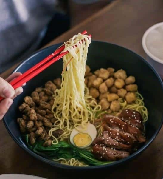 Ultimate Ramen, 1. Ramen Akhir Bulan, 2. Ramen Jamur, 3. Ramen Ebi Furai, 4. Ultimate Ramen, 5. Ramen Inokitake, 6. Ramen Katsu, 7. Yamien Ramen, 8. Karnivor Ramen, 9. Chicken Chasiu Ramen, 10. Mitoboru Ramen, 11. Hakkumai Niwatori, 12. Beef Donburi, 14. Hayashi Rice, 15. Gyoza Goreng