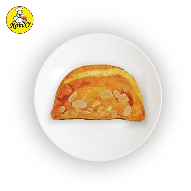 almond turnover_, 1. Kopi’O Brown Sugar, 2. Tuna Pastry, 3. Butter Croissant, 4. Coffee Bun, 5. Banana Choco Cheese, 6. Almond Turnover, 7. Iced Hazelnut Chocolate