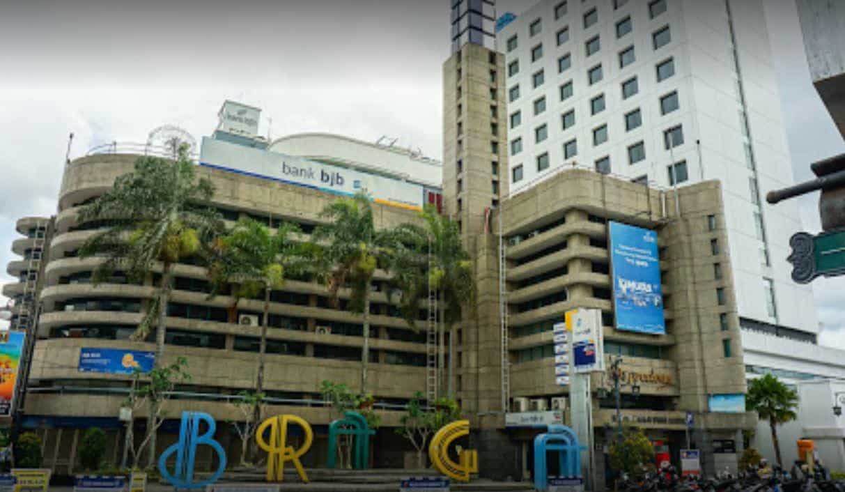 Spot Populer di Kawasan Braga, Kuliner Jalan Braga Bandung, Harga Tiket dan Jam Operasional, Fasilitas di Kawasan Braga, Alamat dan Akses Transportasi , Hotel dan Penginapan di Sekitar Braga