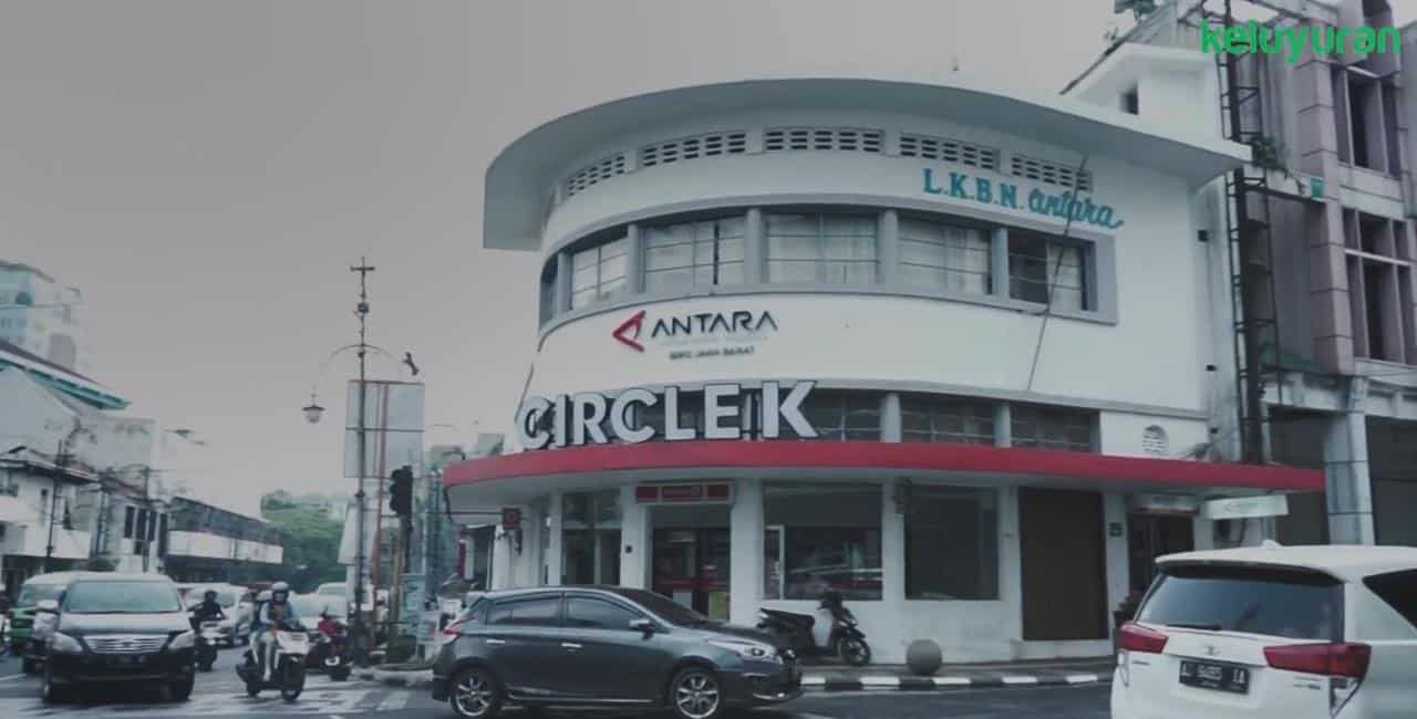 Spot Populer di Kawasan Braga, Kuliner Jalan Braga Bandung, Harga Tiket dan Jam Operasional, Fasilitas di Kawasan Braga, Alamat dan Akses Transportasi , Hotel dan Penginapan di Sekitar Braga