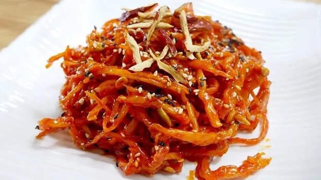 Ojingeo Chae, 1. Pajeon, 2. Namul Muchim, 3. Cheongpomuk, 4. Kimchi, 5. Gim Gui, 6. Gamjajeon, 7. Ojingeo Chae Bokkeum, 8. Eomuk Bokkeum, 9. Myulchi Bokkeum, 10. Hobak Bokkeum, 11. Gamja Jeorim, 12. Goguma Mattang, 13. Gyeran Mari, 14. Yeongeun Jorim