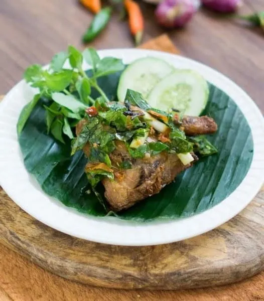 Ayam Sori, 1. Bebek Goreng Kremes, 2. Bebek Goreng Rica, 3. Bebek Peking, 4. Bebek Bakar Cetar, 5. Bebek Goreng Cabe Ijo, 6. Nasi Campur Bebek, 7. Ayam Negeri Bakar, 8. Ayam Sori, 9. Ayam Kampung Kremes, 10. Paket Bertiga