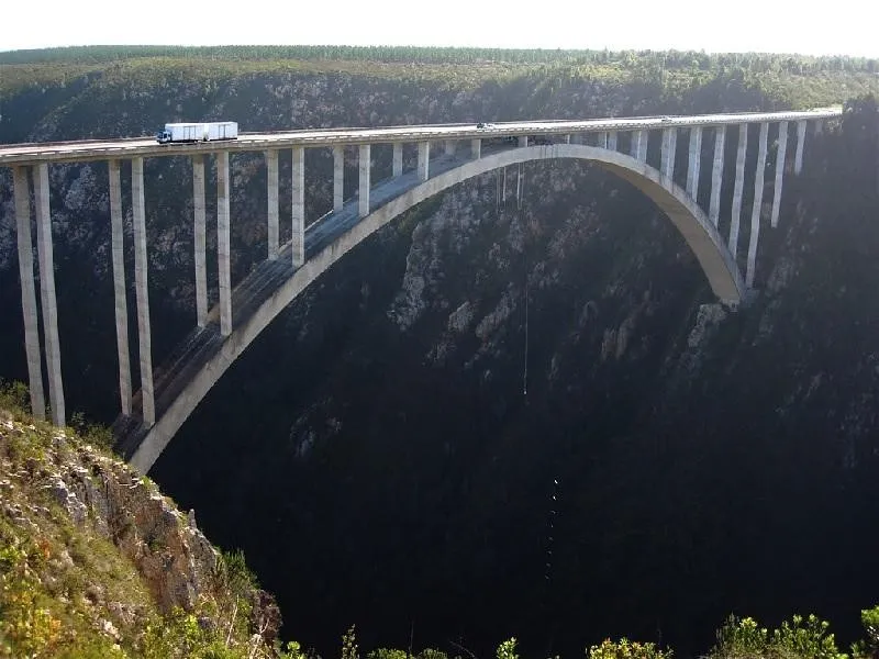 Bloukrans Bridge, 1. Royal Gorge Bridge, 2. Macau Tower, 3. Contra Dam, 4. Bloukrans Bridge, 5. Rio Grande Bridge, 6. Europabrücke, 7. Niouc Bridge, 8. Artuby Bridge, 9. Kolnbrein Dam, 10. Vidraru Dam