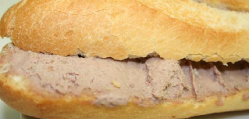 1. Bocadillo de Morcilla (Sandwich Sosis Darah), 2. Bocadillo de Jamon (Sandwich Ham), 3. Bocadillo de Calamares (Sandwich Cumi), 4. Bocadillo de Queso (Sandwich Keju), 5. Bocadillo de Tortilla (Sandwich Dadar Kentang), 6. Bocadillo de Atún (Sandwich Tuna), 7. Bocadillo Serranito (Sandwich Daging Babi), 8. Bocadillo de Paté (Sandwich Paté), 9. Bocadillo de Nocilla y Chorizo (Sandwich Sosis &amp; Nocilla), 10. Bocadillo de Salami (Sandwich Salami)