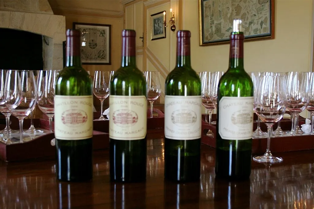 Château Margaux, 1. Château Gruaud Larose, 2. Château La Conseillante, 3. N°1 Saint-Cernin Blanc, 4. Château Duhart-Milon, 5. Domaine du Vissoux, 6. Pétrus, 7. Château Margaux, 8. Château La Mission Haut-Brion, 9. Château Leoville Las Cases, 10. Château Lafite Rothschild