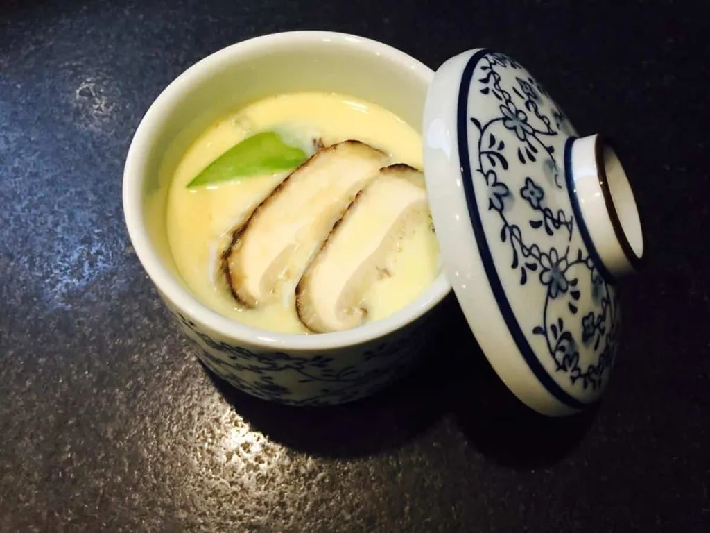 Chawanmushi, 1. Chawanmushi, 2. Tamago Nigiri Sushi, 3. Tamagodon, 4. Tenshindon, 5. Onsen Tamago, 6. Tamagoyaki, 7. Oyakodon, 8. Omurice, 9. Kinshi Tamago, 10. Tamago Kake Gohan