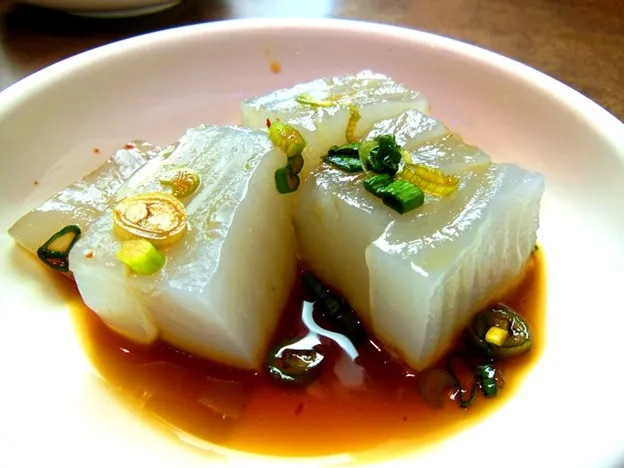 Cheongpomuk, 1. Pajeon, 2. Namul Muchim, 3. Cheongpomuk, 4. Kimchi, 5. Gim Gui, 6. Gamjajeon, 7. Ojingeo Chae Bokkeum, 8. Eomuk Bokkeum, 9. Myulchi Bokkeum, 10. Hobak Bokkeum, 11. Gamja Jeorim, 12. Goguma Mattang, 13. Gyeran Mari, 14. Yeongeun Jorim