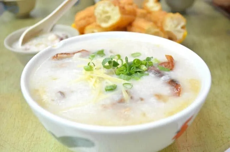 Congee_, 1. Bubur Ayam, Indonesia, 2. Upma, India Selatan, 3. Bubur Lambuk, Malaysia, 4. Congee, Tiongkok, 5. Aseeda, Yaman, 6. Chok, Thailand, 7. Juk, Korea, 8. Okayu, Jepang, 9. Cháo Long, Vietnam, 10. Arroz Caldo, Filipina, 11. Dhindo, Nepal, 12. Harees, Arab Saudi