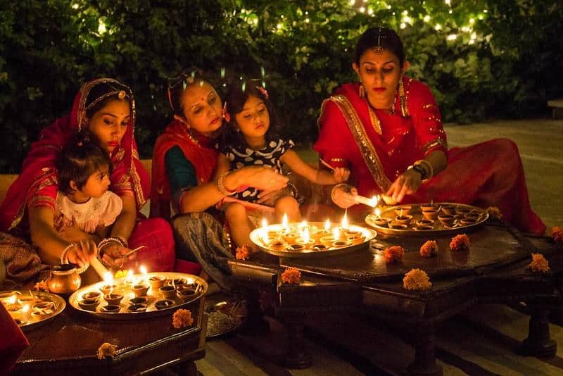 1. Festival Holi, 2. Festival Diwali, 3. Festival Durga Puja, 4. Festival Janmastami, 5. Festival Navaratri dan Dussehra, 6. Festival Ganesh Chaturthi, 7. Festival Kumbh Mela, 8. Festival Pushkar Camel Fair, 9. Festival Mahashivratri, 10. Festival Rakhsa Bandhan