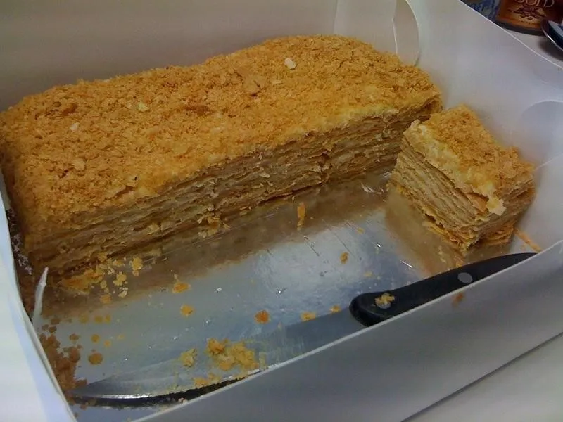 Kue Napoleon, 1. Medovik, 2. Kue Napoleon, 3. Chocolate Salami, 4. Ptichye Moloko, 5. Zefir, 6. Sharlotka, 7. Pashalnii Kulichi, 8. Guriev kasha, 9. Chak-Chak, 10. Syrniki