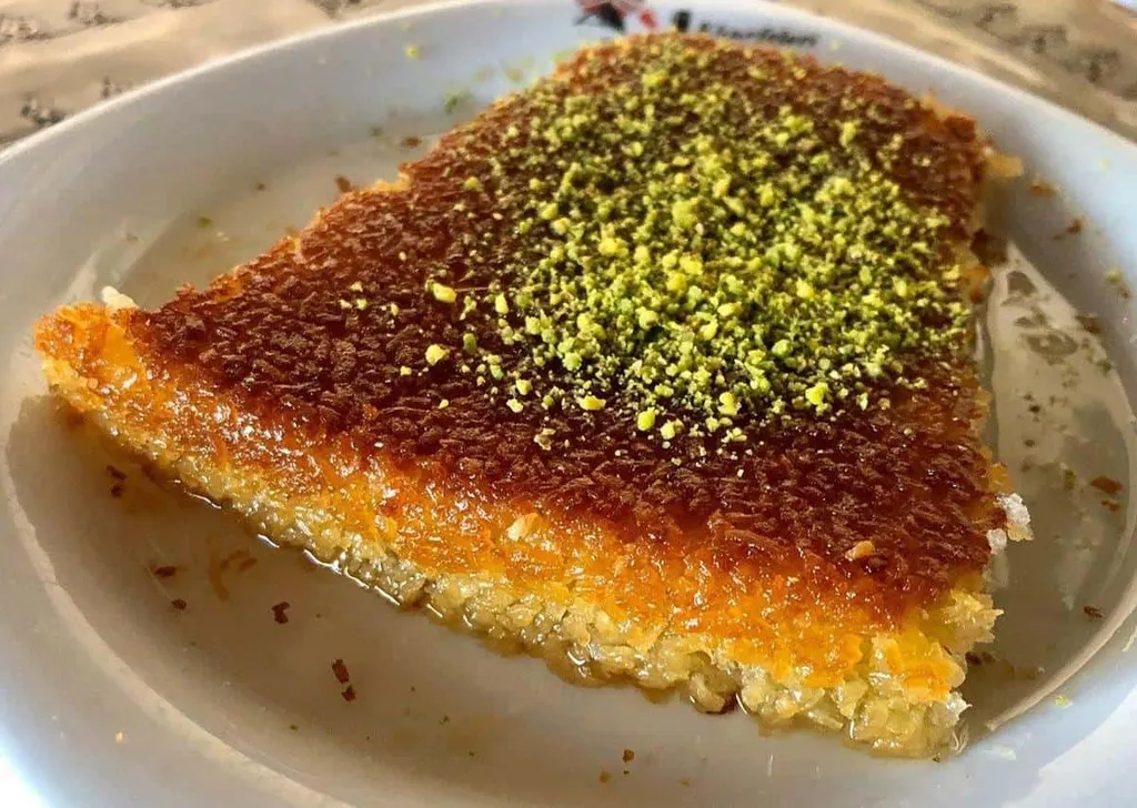 Künefe, 1. Baklava, 2. Künefe, 3. Hurma Tatlısı, 4. Güllaç, 5. Kazandibi, 6. Khoshaf, 7. Kaymaklı Kayısı Tatlısı, 8. Revani, 9. Kesme Dondurma, 10. Lokma