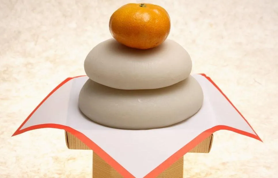 Kagami Mochi, 1. Daifuku Mochi, 2. Botamochi, 3. Kagami Mochi, 4. Hanabira Mochi, 5. Kirimochi & Marumochi, 6. Sakura Mochi, 7. Kinako Mochi, 8. Hishimochi, 9. Warabi Mochi, 10. Ichigo Daifuku