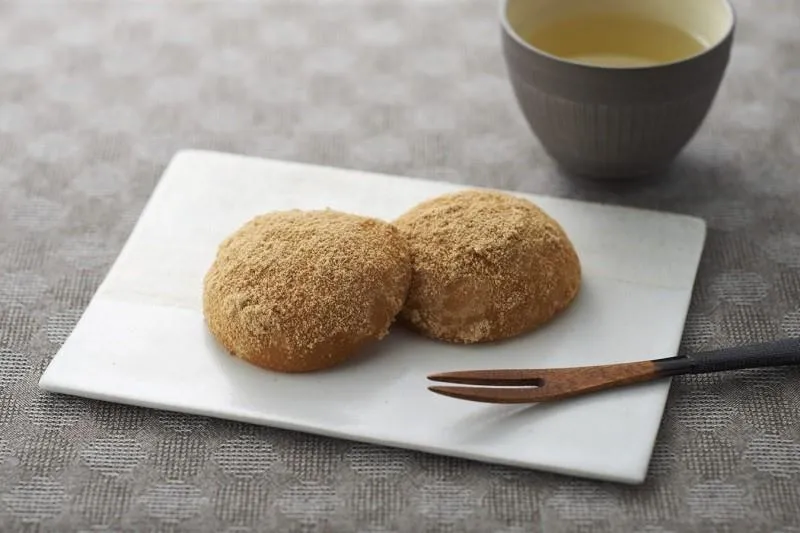 Kinako Mochi, 1. Daifuku Mochi, 2. Botamochi, 3. Kagami Mochi, 4. Hanabira Mochi, 5. Kirimochi & Marumochi, 6. Sakura Mochi, 7. Kinako Mochi, 8. Hishimochi, 9. Warabi Mochi, 10. Ichigo Daifuku
