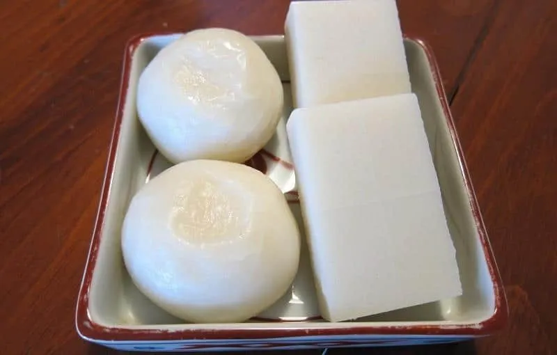 Kirimochi &, 1. Daifuku Mochi, 2. Botamochi, 3. Kagami Mochi, 4. Hanabira Mochi, 5. Kirimochi & Marumochi, 6. Sakura Mochi, 7. Kinako Mochi, 8. Hishimochi, 9. Warabi Mochi, 10. Ichigo Daifuku