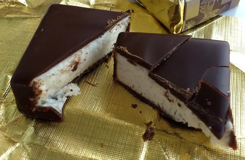 Ptichye Moloko, 1. Medovik, 2. Kue Napoleon, 3. Chocolate Salami, 4. Ptichye Moloko, 5. Zefir, 6. Sharlotka, 7. Pashalnii Kulichi, 8. Guriev kasha, 9. Chak-Chak, 10. Syrniki