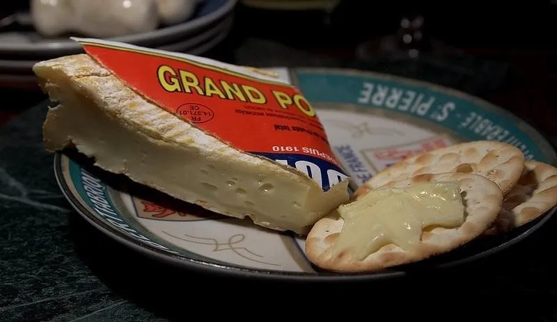 Pont-l'Eveque, 1. Camembert, 2. Carré Corse, 4. Fourme d'Ambert, 5. Reblochon, 6. Mont d'Or, 7. Beaufort, 8. Rovethym, 9. Tomme de Savoie, 10. Pont-l'Eveque