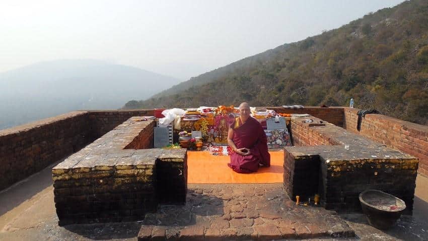 1. Bodh Gaya – Bihar, 2. Sarnath – Uttar Pradesh, 3. Gua Karla dan Bhaja – Maharastra, 4. Shravasti – Uttar Pradesh, 5. Kushinagar - Uttar Pradesh, 6. Rajgir dan Nalanda, 7. Sankissa – Uttar Pradesh, 8. Vaishali – Bihar, 9. Sanchi – Madhya Pradesh, 10. Biara Key – Himachal Pradesh