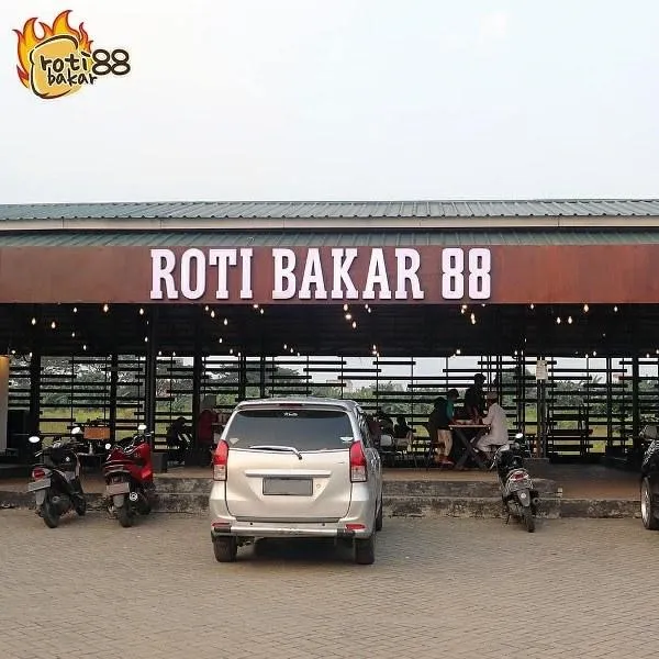 Roti Bakar 88, 1. Sajiva Coffee and Ceramics, 2. Bengawan Solo Coffee, 3. Misbar_Tng, 4. Coffee Rider Cimone, 5. Roti Bakar 88, 6. Foresthree Coffee, 7. Retro Hits Cafe, 8. Djournal Coffee, 9. Maxx Coffee, 10. Janji Jiwa X Jiwa Toast