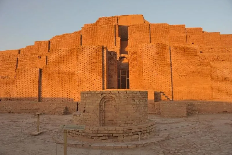 Tchogha Zanbil, 1. Persepolis, 2. Pasargad, 3. Sistem Hirolik Historis Shustar, 4. Tchogha Zanbil, 5. Menara Keheningan Yazd (Dakhma), 6. Naqsh-e Rostam, 7. Arg-e Bam, 8. Argh–e Rayen, 9. Istana Sarvestan, 10. Kota Kuno Bishapur
