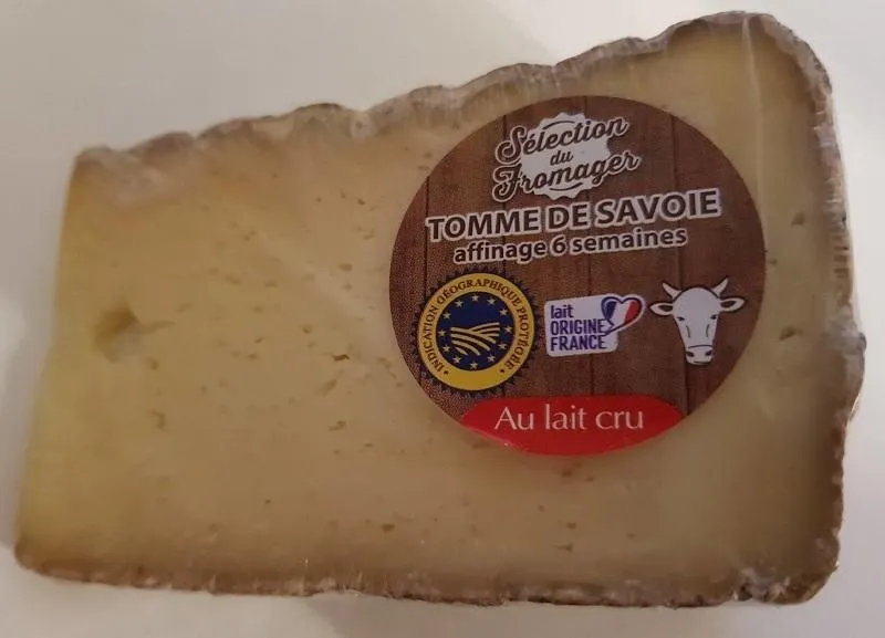 Tomme de Savoie, 1. Camembert, 2. Carré Corse, 4. Fourme d'Ambert, 5. Reblochon, 6. Mont d'Or, 7. Beaufort, 8. Rovethym, 9. Tomme de Savoie, 10. Pont-l'Eveque