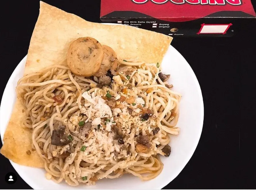 Mie Goyeng Banget, 1. Mie Tom Yum, 2. Mie Goyeng Banget, 3. Suki Tom Yum, 4. Mie Original Sesuatu, 5. Miekirin Kamu, 6. Mie Goyeng Selalu, 7. Sushi Crab, 8. Original Mie Banget, 9. Es Buyo, 10. Kopikir