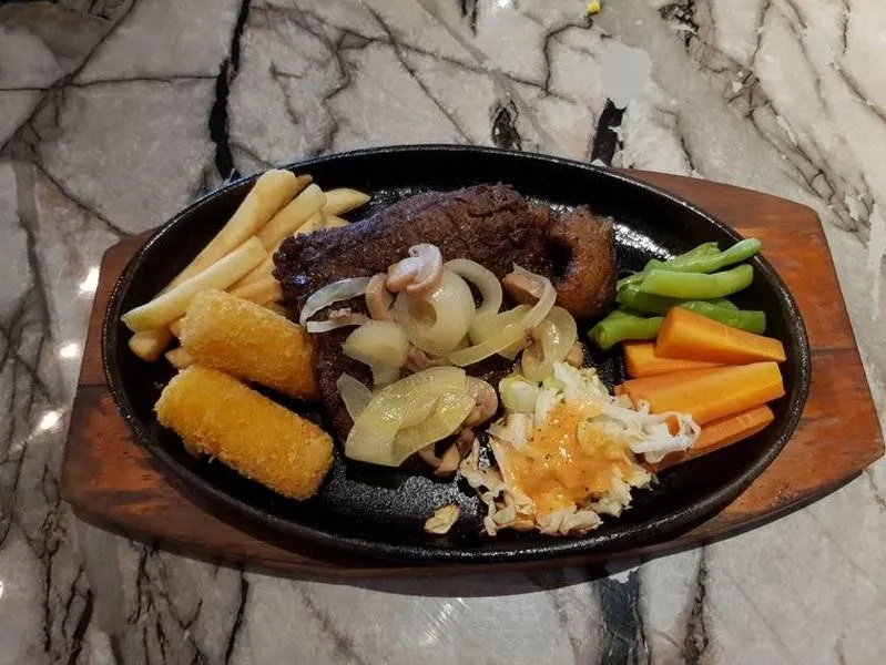 New Zealand Beef Rib, 1. Chicken Cordon Bleu, 2. Tenderloin Black Pepper, 3. Mozzarella Beef Roll, 4. Spicy Tenderloin Steak, 5. Beef Tongue Steak, 6. Sirloin Steak, 7. Chicken Steak, 8. Steak Hut Salad, 9. Steak Hut Omelet, 10. New Zealand Beef Rib