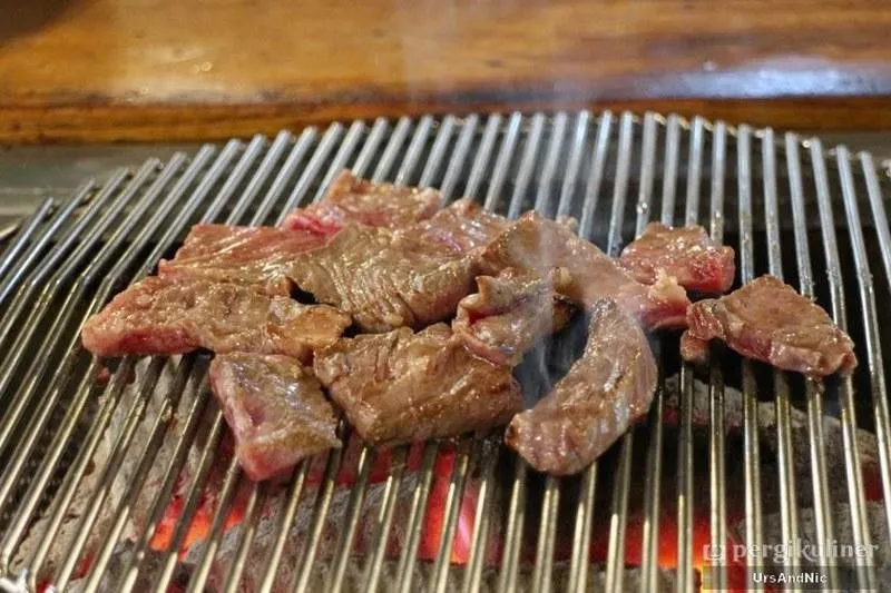 Bulgogi Gui, 1. Samgyeopsal, 2. Kimchi Jiggae, 3. Makgeolli, 4. Galbi Yukgaejang, 5. Honey Chicken, 6. Haemul Pajeon , 7. Naengmyeon, 8. Bibimbap, 9. Yangnyeom Chicken, 10. Bulgogi Gui