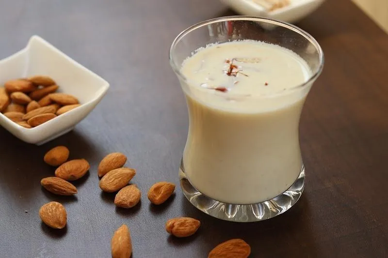 Badam Doodh_, 1. Chaas, 2. Thandai, 3. Masala Milk, 4. Falooda, 5. Lassi, 6. Jigarthanda, 7. Haldi Doodh, 8. Badam Doodh, 9. Sweet Lassi, 10. Bhang Lassi