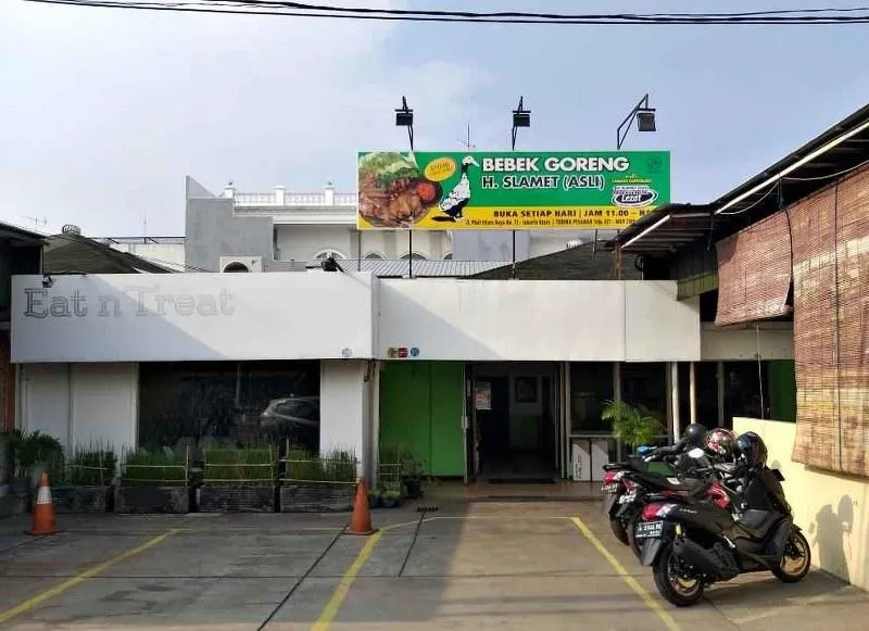 Bebek Goreng H. Slamet, 1. Jetski Café, 2. Bihun Bebek A Eng, 3. Ropang Plus Plus, 4. IndoDiner, 5. Es Campur Jelly Acen, 6. Warung Wakaka, 7. Samcan Goreng Epenk , 8. Bebek Goreng H. Slamet, 9. Soerabi Enhaii, 10. Soto Betawi Ny. Afung