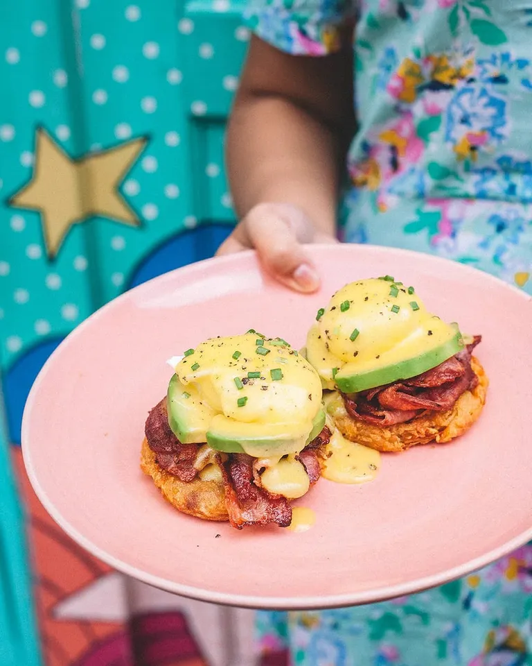 Egg Benedict, 1. Fairy Floss Pancakes, 2. Quinoa, Feta &amp; Avo Salad, 3. Egg Benedict, 4. Chicken Taco, 5. Scrambled Tofu, 6. Summer Poke Bowl, 7. Burger, 8. Jamaican Spiced Chicken, 9. Hot Churros, 10. Paket Hangover Meal