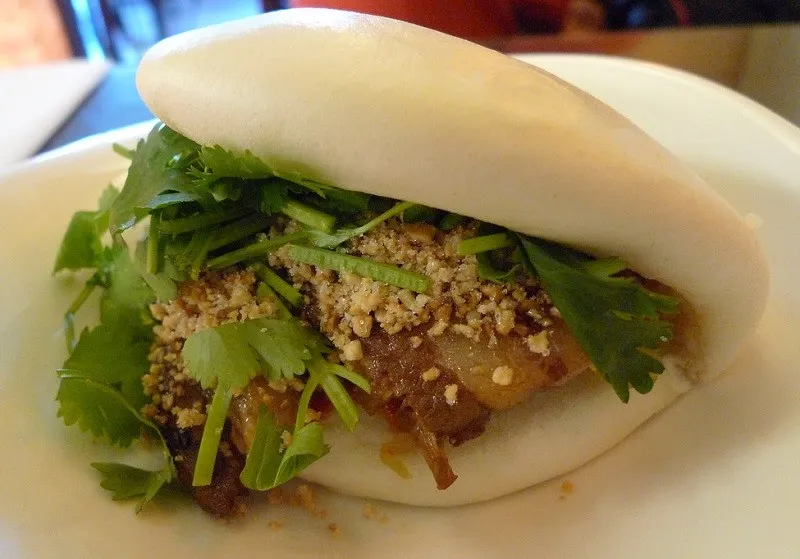 Gua Bao, 1. Yu wan, 2. Pancake Tianjing Chong Zhua, 3. Ba-wan, 4. Stinky Tofu, 5. Tie Dan, 6. Oyster Mee Sua, 7. Aiyu Jelly, 8. Gua Bao, 9. Taro Balls, 10. Yan su ji