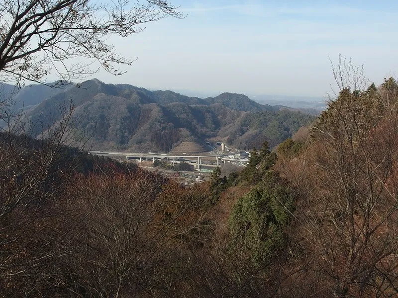 Gunung Takao, 1. Gunung Fuji, 2. Gunung Asama, 3. Gunung Daisen, 4. Gunung Shibutsu, 5. Gunung Takao, 6. Gunung Yari, 7. Gunung Mitake, 8. Gunung Tate (Tateyama), 9. Gunung Haku, 10. Gunung Iwaki