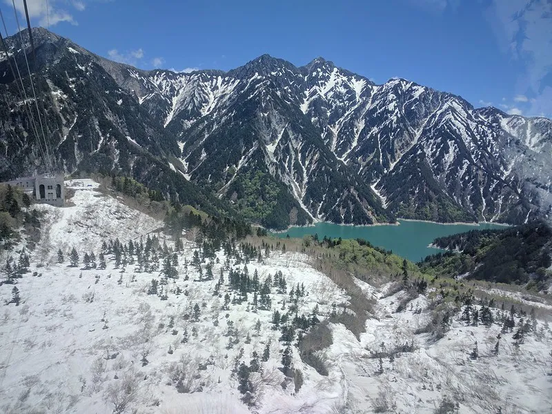 Gunung Tate, 1. Gunung Fuji, 2. Gunung Asama, 3. Gunung Daisen, 4. Gunung Shibutsu, 5. Gunung Takao, 6. Gunung Yari, 7. Gunung Mitake, 8. Gunung Tate (Tateyama), 9. Gunung Haku, 10. Gunung Iwaki