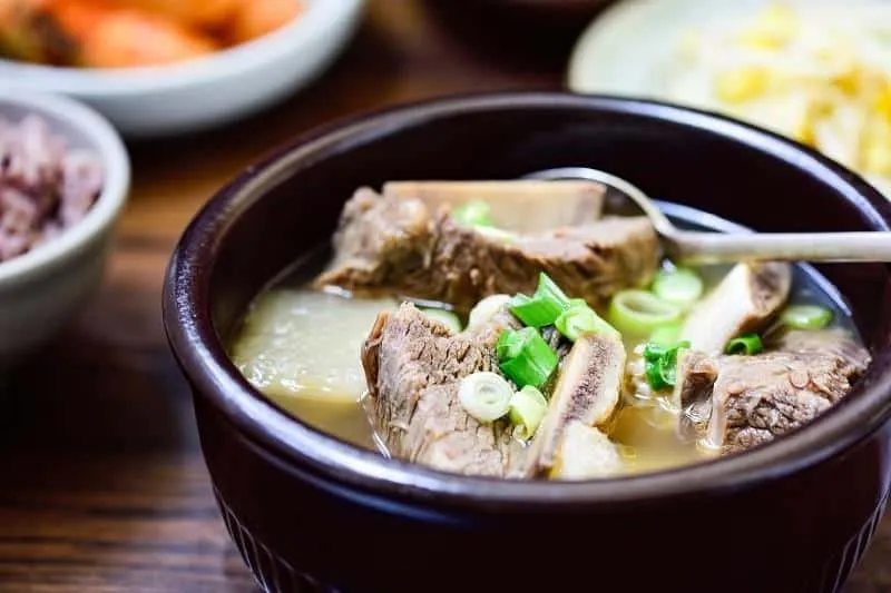 Galbitang_, 1. Tteokguk, 2. Manduguk, 3. Galbitang, 4. Dwaeji Gukbap, 5. Seolleongtang, 6. Haejangguk, 7. Maeuntang, 8. Samgyetang, 9. Haemultang, 10. Kongnamul Guk