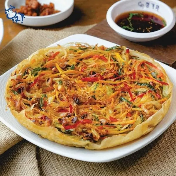 Haemul Pajeon , 1. Samgyeopsal, 2. Kimchi Jiggae, 3. Makgeolli, 4. Galbi Yukgaejang, 5. Honey Chicken, 6. Haemul Pajeon , 7. Naengmyeon, 8. Bibimbap, 9. Yangnyeom Chicken, 10. Bulgogi Gui