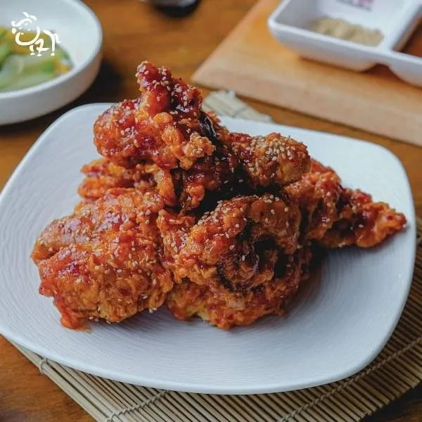 Honey Chicken, 1. Samgyeopsal, 2. Kimchi Jiggae, 3. Makgeolli, 4. Galbi Yukgaejang, 5. Honey Chicken, 6. Haemul Pajeon , 7. Naengmyeon, 8. Bibimbap, 9. Yangnyeom Chicken, 10. Bulgogi Gui
