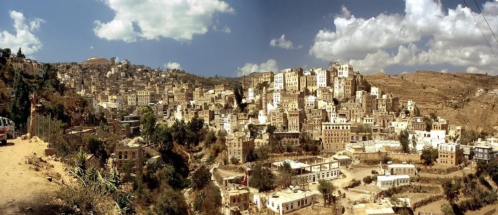 Jibla dan Sekitarnya, 1. Kota Bersejarah Zabid, 2. Kota Tua Sana’a, 3. Kota Benteng Shibam, 4. Kepulauan Socotra, 5. Situs Arkeologi Marib, 6. Kota Bersejarah Saada, 7. Kota Bersejarah Thula, 8. Madrasah Amiriya dari Rada, 9. Jibla dan Sekitarnya, 10. Jabal Haraz