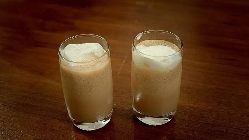 Jigarthanda_, 1. Chaas, 2. Thandai, 3. Masala Milk, 4. Falooda, 5. Lassi, 6. Jigarthanda, 7. Haldi Doodh, 8. Badam Doodh, 9. Sweet Lassi, 10. Bhang Lassi