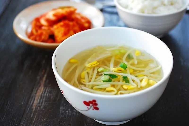 Kongnamul Guk_, 1. Tteokguk, 2. Manduguk, 3. Galbitang, 4. Dwaeji Gukbap, 5. Seolleongtang, 6. Haejangguk, 7. Maeuntang, 8. Samgyetang, 9. Haemultang, 10. Kongnamul Guk