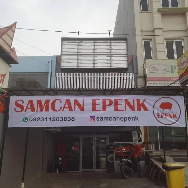 Samcan Goreng Epenk , 1. Jetski Café, 2. Bihun Bebek A Eng, 3. Ropang Plus Plus, 4. IndoDiner, 5. Es Campur Jelly Acen, 6. Warung Wakaka, 7. Samcan Goreng Epenk , 8. Bebek Goreng H. Slamet, 9. Soerabi Enhaii, 10. Soto Betawi Ny. Afung