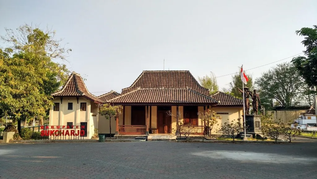 Taman Mini Jawa Tengah, Wahana dan Spot Populer, Fasilitas, Lokasi dan Akses Transportasi, Hotel di Sekitar