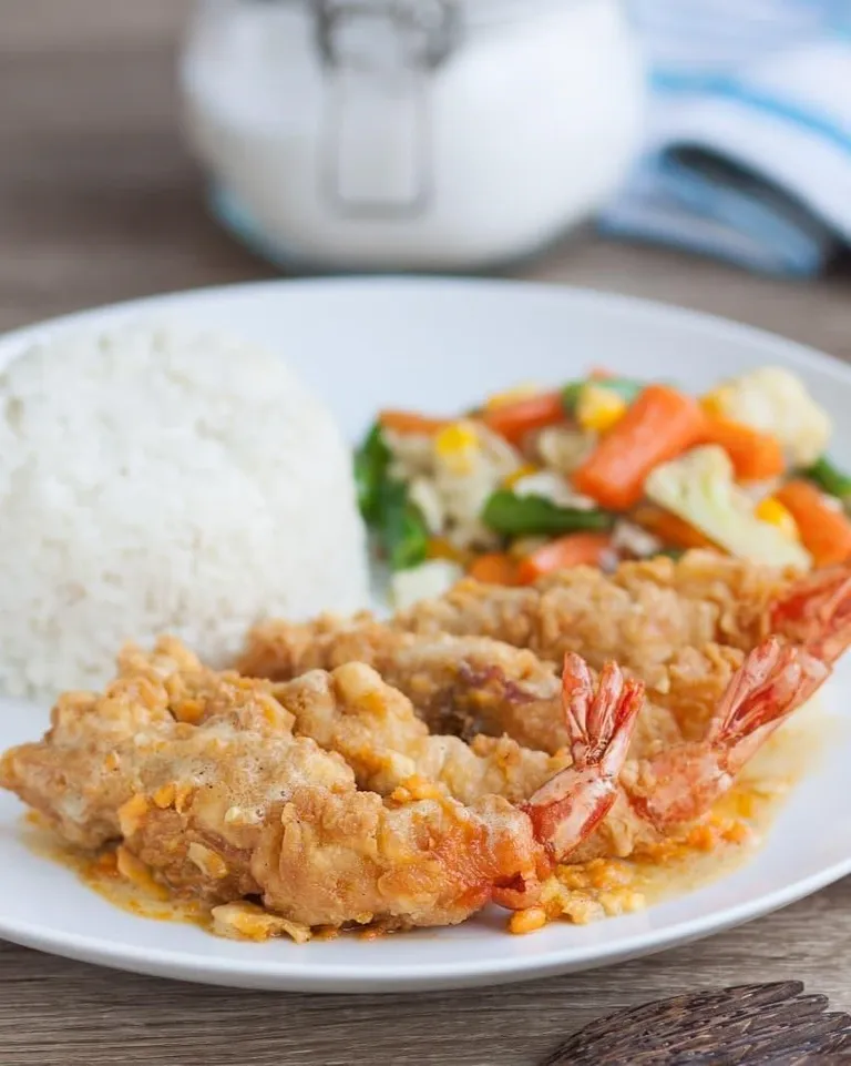 Udang Masak Telor Asin, 1. Udang Masak Telor Asin, 2. Ayam Kremes, 3. Nasi Uleg Suwir Ayam, 4. Gurame Asam Manis, 5. Buncis Ongseng, 6. Ikan Asin Balado, 7. Paket Bebek Kremes, 8. Kerang Ongseng Pete, 9. Empal Cobek Mertua, 10. Sate Ayam