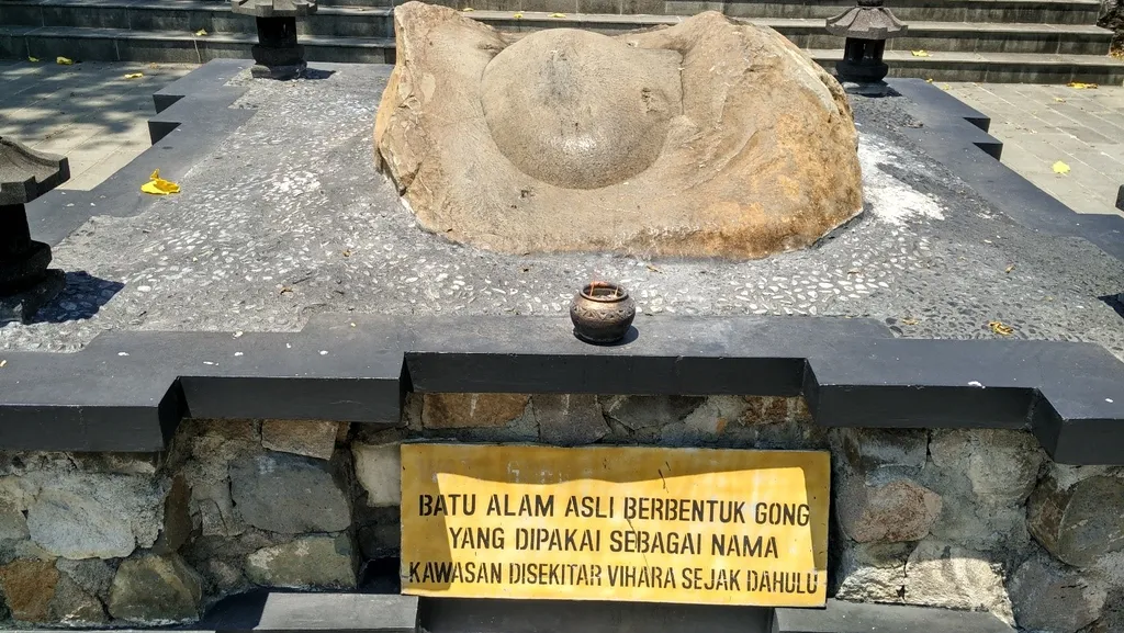 Watugong, Spot Populer, Fasilitas, Lokasi dan Akses Transportasi, Hotel di Sekitar