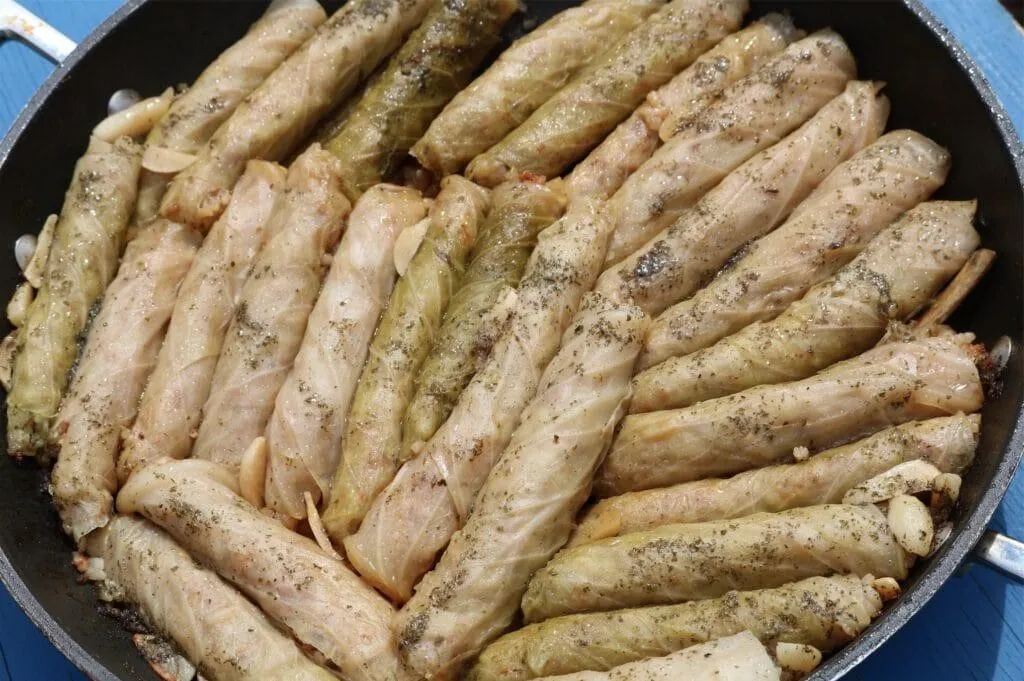 Malfufu, 1. Maqluba, 2. Mulukhiyah (Molokhia), 3. Labneh, 4. Warbat, 6. Al-rashoof, 7. Mansaf, 8. Malfufu, 9. Mujadara, 10. Shorabet Adas