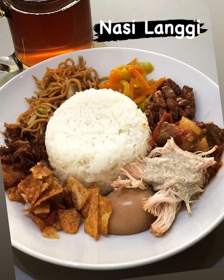 Nasi Langgi, 1. Nasi Hainan Bebek, 2. Lontong Opor, 3. Nasi Langgi, 4. Nasi Beringin , 5. Soto Mie, 6. Nasi Bakmoy Ayam, 7. Asem-Asem Daun Kedongdong, 8. Mie Goreng Oriental, 9. Selat Solo, 10. Bebek Panggang